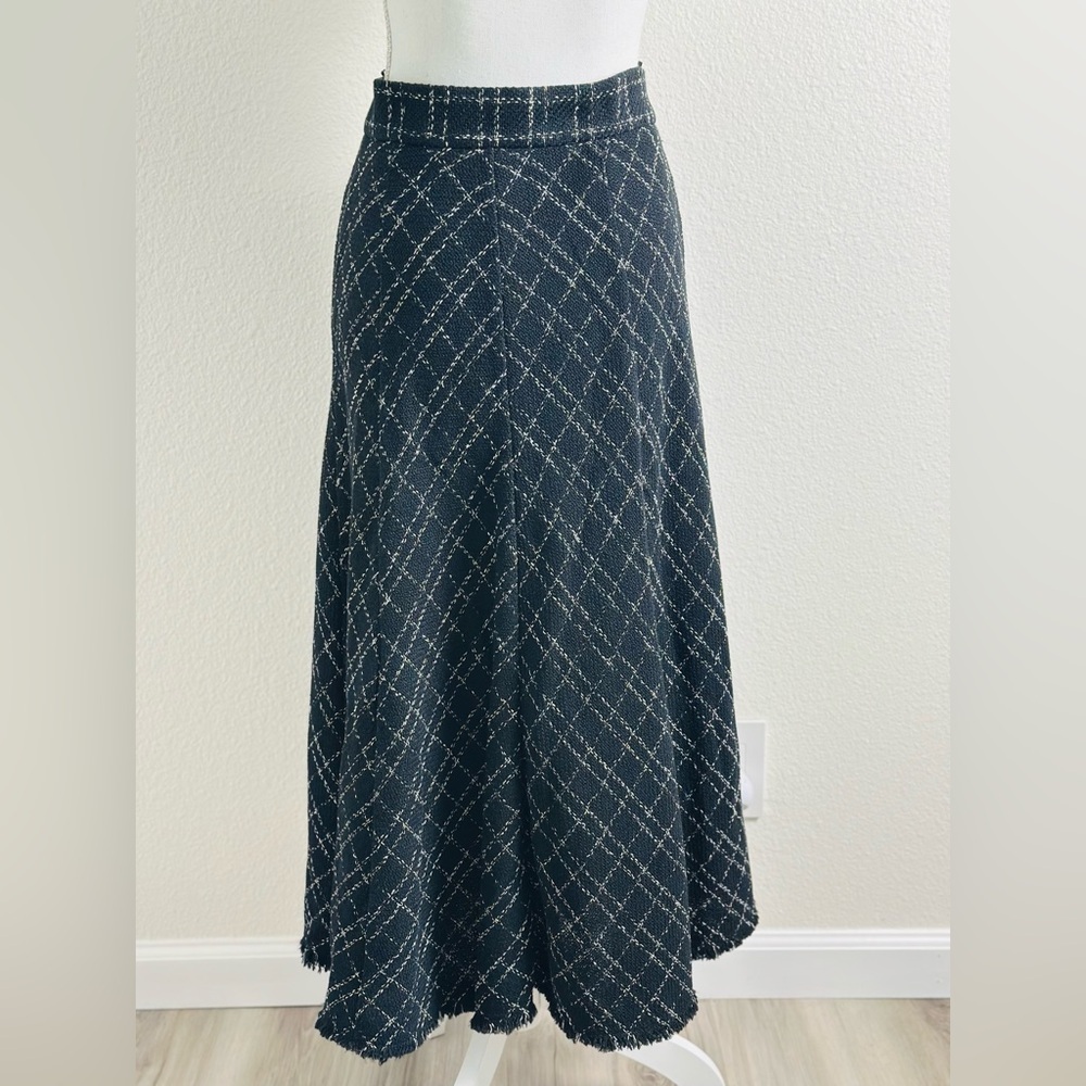 Zara Woman Tweed Maxi Skirt With a Button Down Front and Raw-Edge Hem Size M - Picture 2 of 8